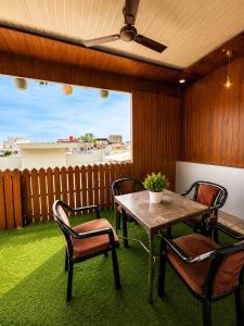 Cozy 1BHK Penthouse Prime Location