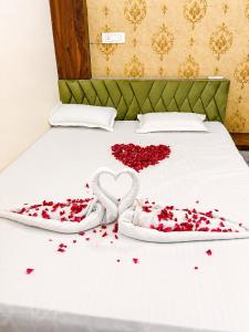 Cozy 1BHK Penthouse Prime Location