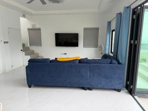 3 Bedrooms 3 and a half Bathrooms Villa Private Pool Free Beach Club