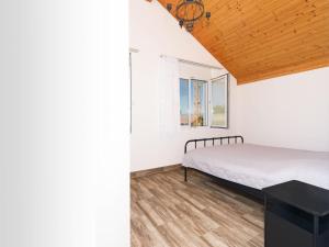 Central Apartment near Bern Parking & Balcony