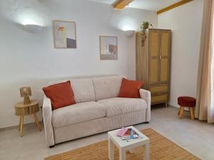 Studio en pierre avec jardin et parking privé à Saint-Paul-de-Vence