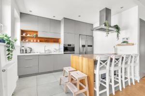 Sleeping&Living Ursynow 2 Bedrooms, Parking