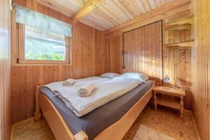 3 Rivers Beehive cabin on a farm