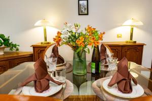 Retro-Lux 2BR Apt in Kapana Plovdiv Old Town View