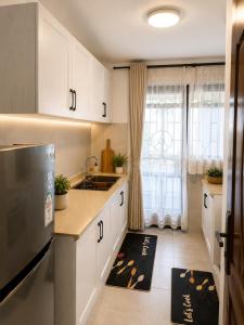 marina Bay Luxury apartments ,walking distance to Sarit centre