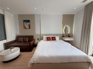 Holiday Hạ Long 5 sao H2305A