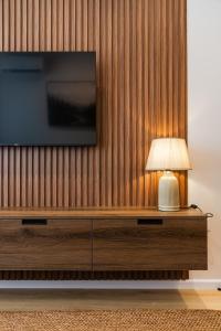 Dajtis Forest Stay 1BR Apartment by PikHost