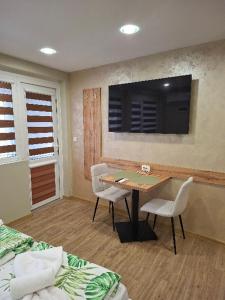 Twin Studio B
