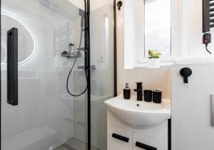 Calm Center Modern Apartment