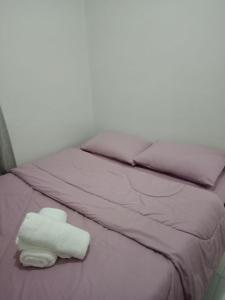 Corner Bungalow House with Parking 4-10 Pax