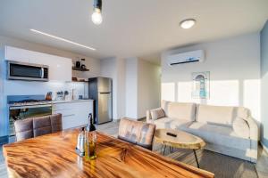 Apartment Upper Level in Casco View