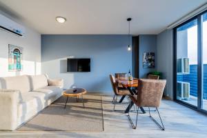 Apartment Upper Level in Casco View