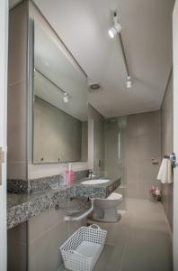 Modern Stay with Kitchen Pool & Gym Los Laureles