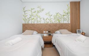 Spacious Apt Near Villa Morra with Pool&Workspace