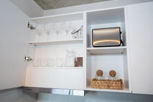 Business Gem Near Malls with Pool Gym & Fast WiFi
