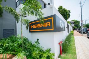 Luxury Apartment City Elegance with Pool & Gym