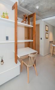 Stylish Stay with Private Patio Pool & Gym Access