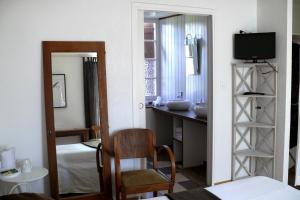 Hotels Logis Hotel Restaurant LA BARGUILLERE : Chambre Quadruple Confort