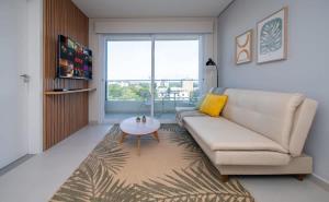 Skyline Escape with Workspace Desk and WiFi