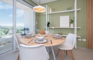 Executive Stay in Recoleta with Pool and Workspace