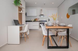 Modern Asuncion Stay with Pool Gym&Nearby Dining