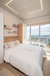Luxury One BR with City Views Petra Tower Asuncion