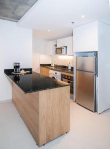 Spacious Apt in Great Location with Pool BBQ&Gym