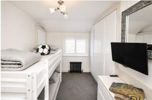 Lennon cottage