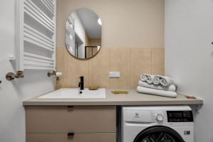 Warsaw Praga Apt - Parking, Balcony, Workdesk - by Rentujemy