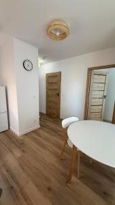 WATERFRONT Apartament 2 pokojowy nad Odrą FREE PRIVATE PARKING