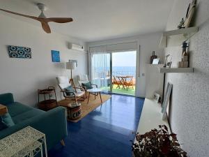 Apartamento con fabulosas vistas sobre la bahía de Roses- El Piset