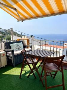 Apartamento con fabulosas vistas sobre la bahía de Roses- El Piset