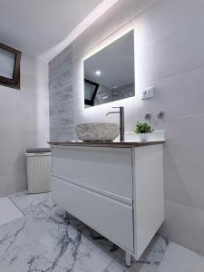 Luxury Penthouse Sunny Terrace by Alma Homes