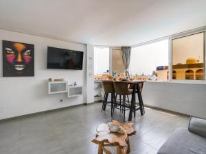 Penthouse Playa de Inglés near Yumbo with pool & parking