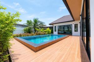 Zeitoun Pool Villa in Bangtao Beach