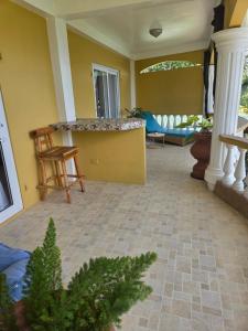 1 BR apartment with Panoramic Ocean Views