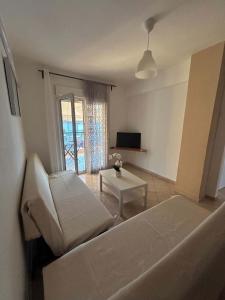 NEW! Bright 2 Bedroom Apartment in Pefkochori