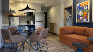 1BR home for 4 guests with heated pool, mountain view and dishwasher