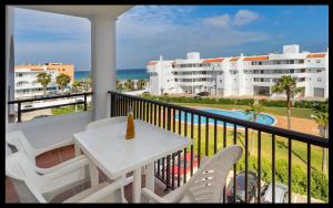 Apt in Playa den Bossa next Ushuaia, beachfront, reliable host