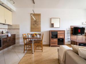 Urban Apartaments - Great Location - City Center - Grzybowska 61A