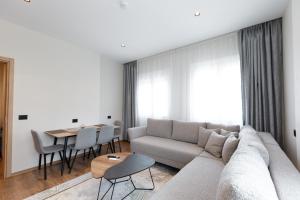 Lumora Living Modern Apartment Free Parking