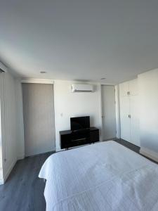 Downtown Balcony Views - 3 Beds, Gym & Lounge