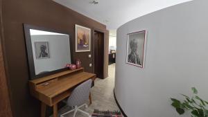 Large apartment with two bedrooms and free parking