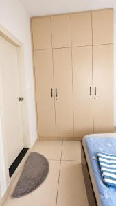 306 - Stylish 2BHK by Everloft - Balcony & Comfort