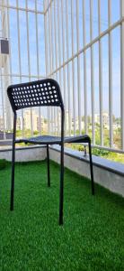 405 - Stylish 2BHK by Everloft - Balcony & Comfort