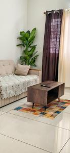 406 - Stylish 2BHK by Everloft - Balcony & Comfort