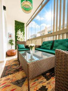 La Playa Residence, 2-bedroom apartment with pool, Mansouria
