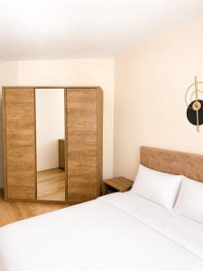 Modern Cozy Apartment Near NDK and South Park