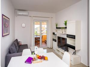 Apartments Foric - Two bedroom apartment 1