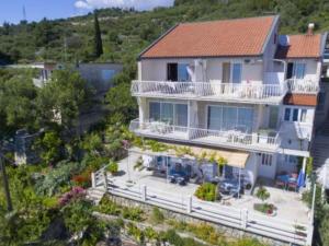 Two Bedroom Apartment With Terrace And Sea View A1